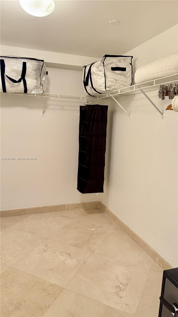 Blue Diamond · #1908 in Miami Beach - Photo 32