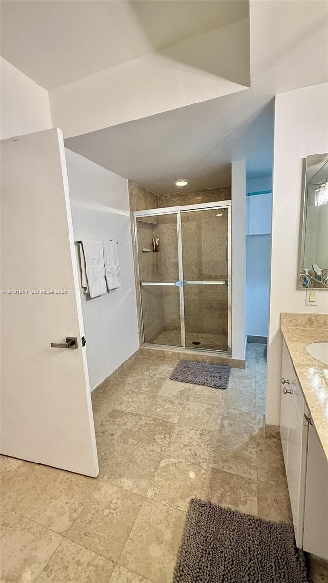 Blue Diamond · #1908 in Miami Beach - Photo 30
