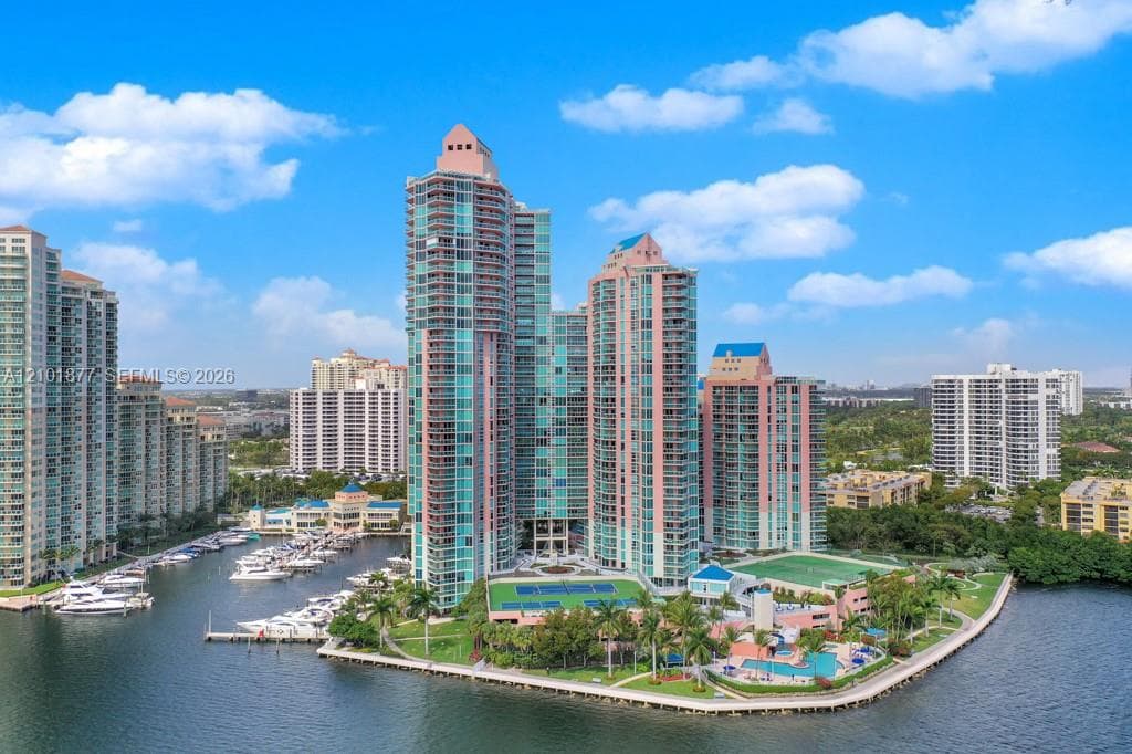 Hidden Bay · #2310 in Aventura - Photo 27