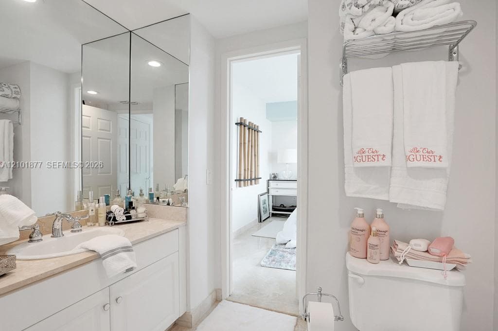 Hidden Bay · #2310 in Aventura - Photo 15
