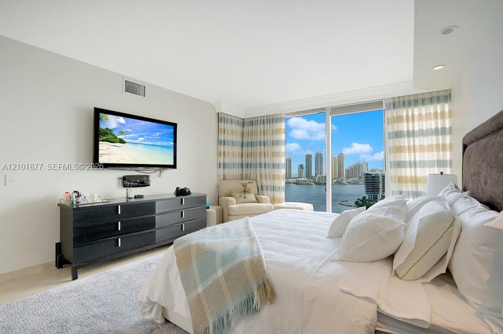 Hidden Bay · #2310 in Aventura - Photo 21