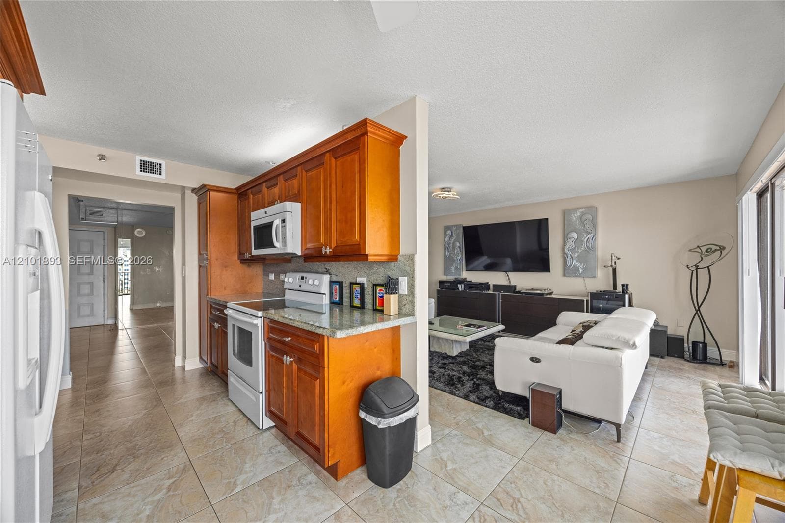 Summit Condo · #1610S in Hollywood - Photo 5