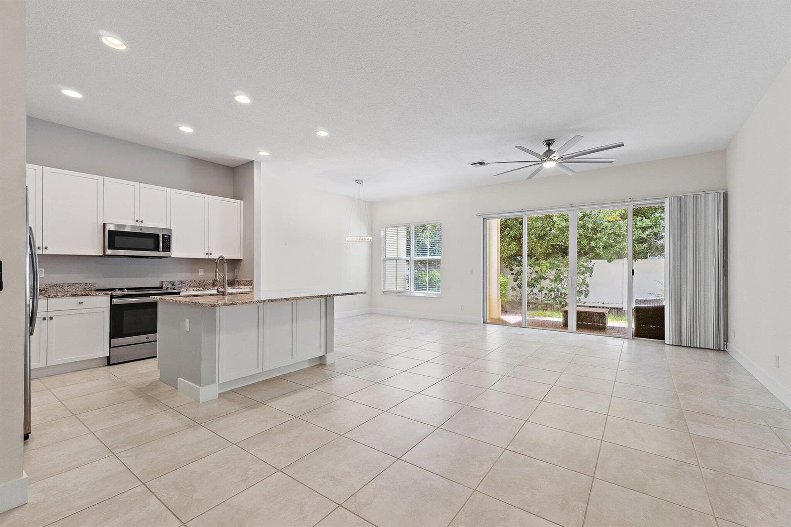 015-4920PointeMidtownWay-PalmBeachGarden