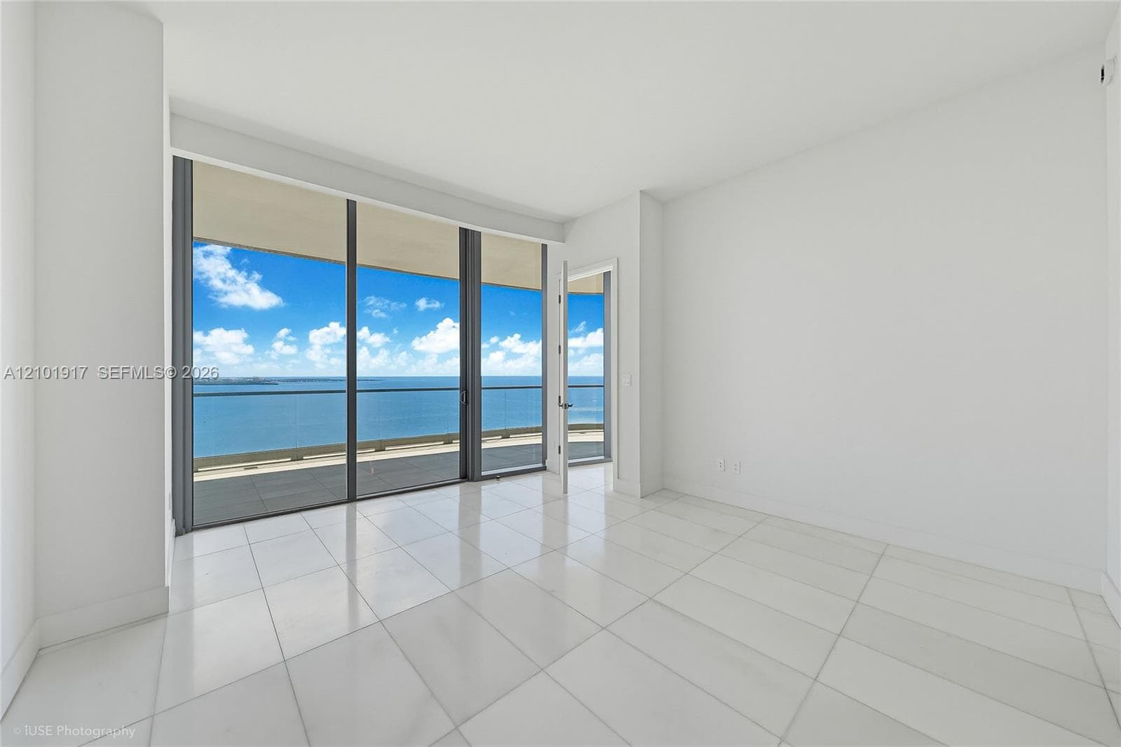 Una Residences · #3002 in Miami - Photo 8