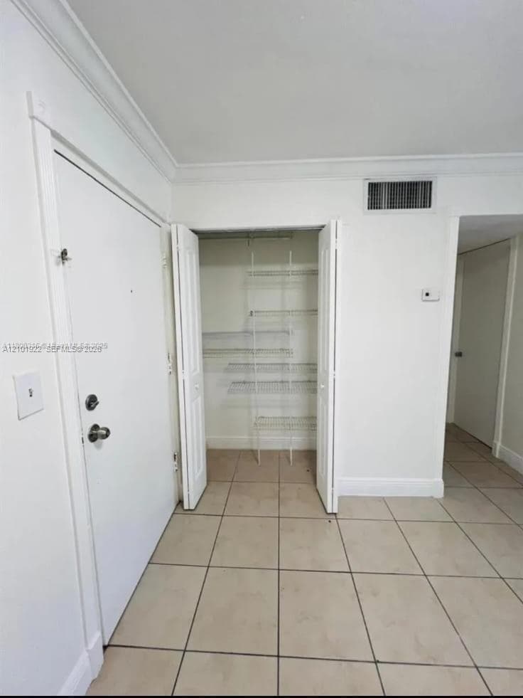 LAS ESTRELLAS CONDO · #224 in Hialeah - Photo 4