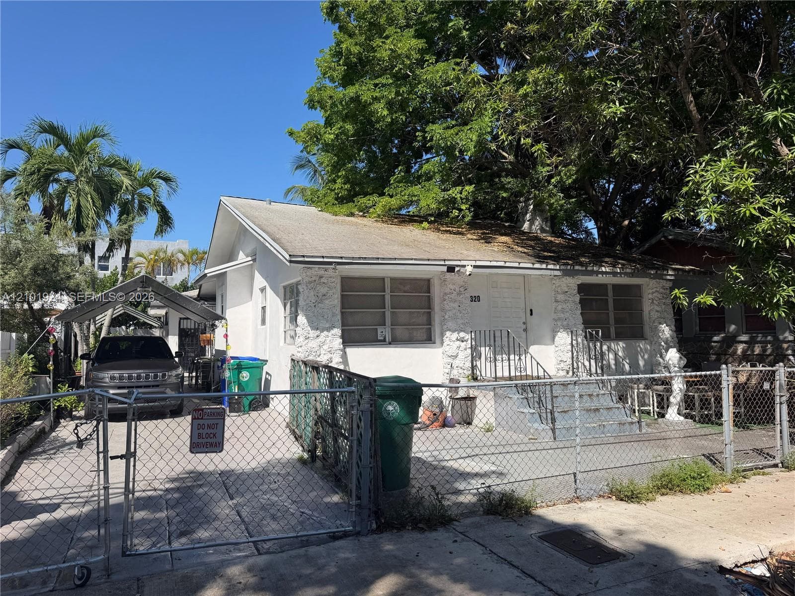 320 NW 11th Ave photo 4