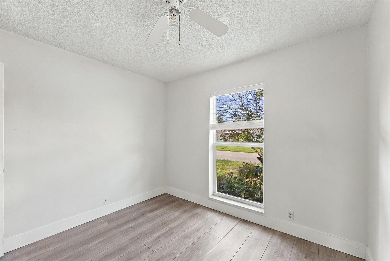 12_bedroom
