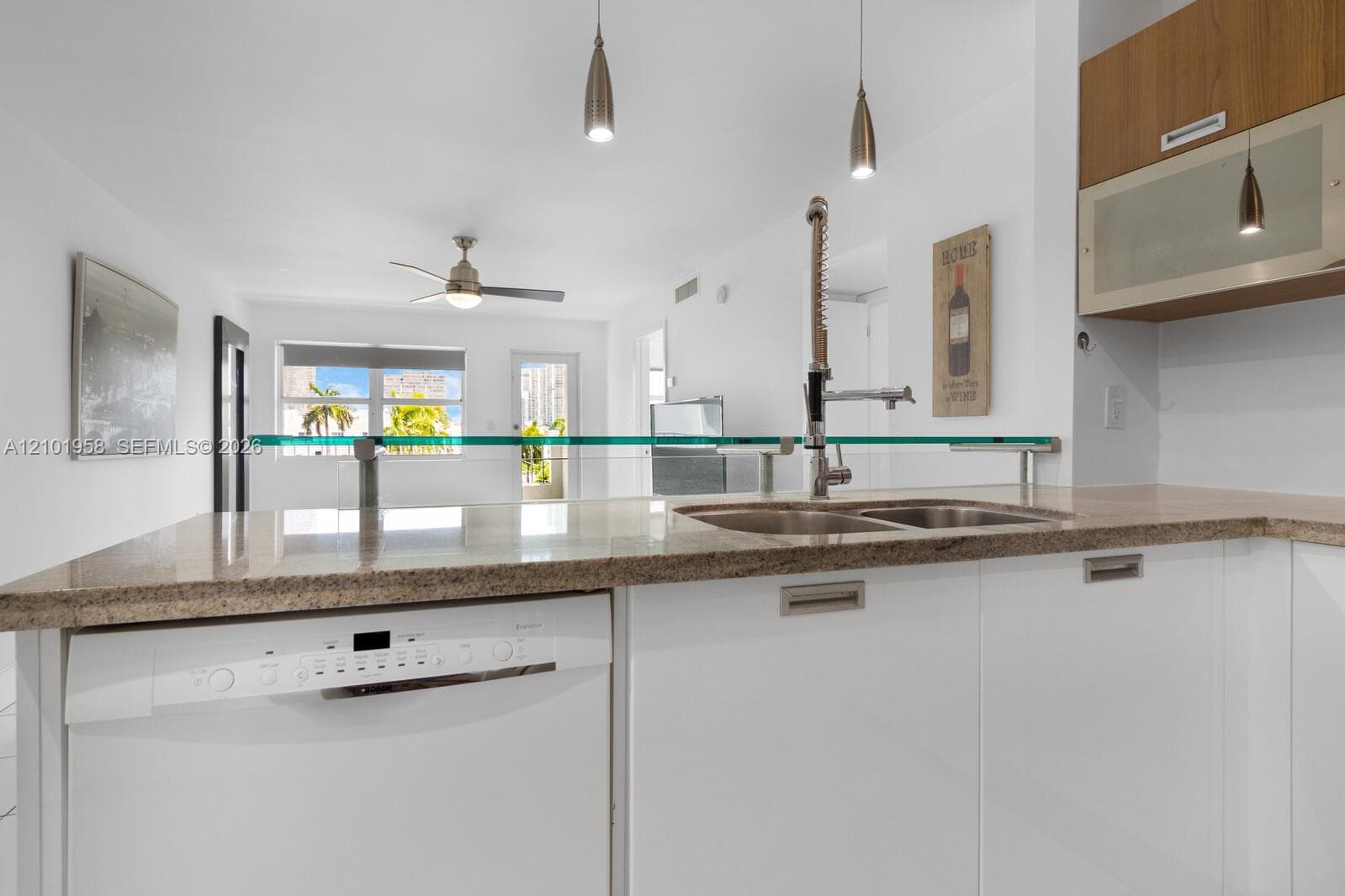 STAR MERIDIAN CONDO · #505 in Miami Beach - Photo 7