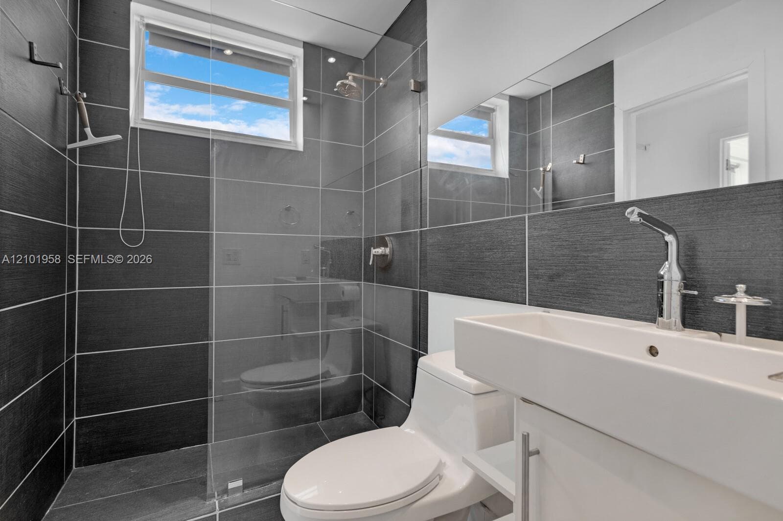 STAR MERIDIAN CONDO · #505 in Miami Beach - Photo 15
