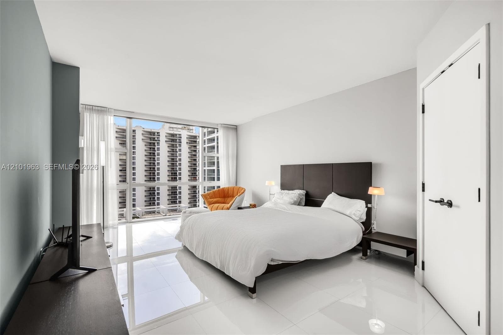Carillon Miami Beach · #Deed No 1206) in Miami Beach - Photo 17