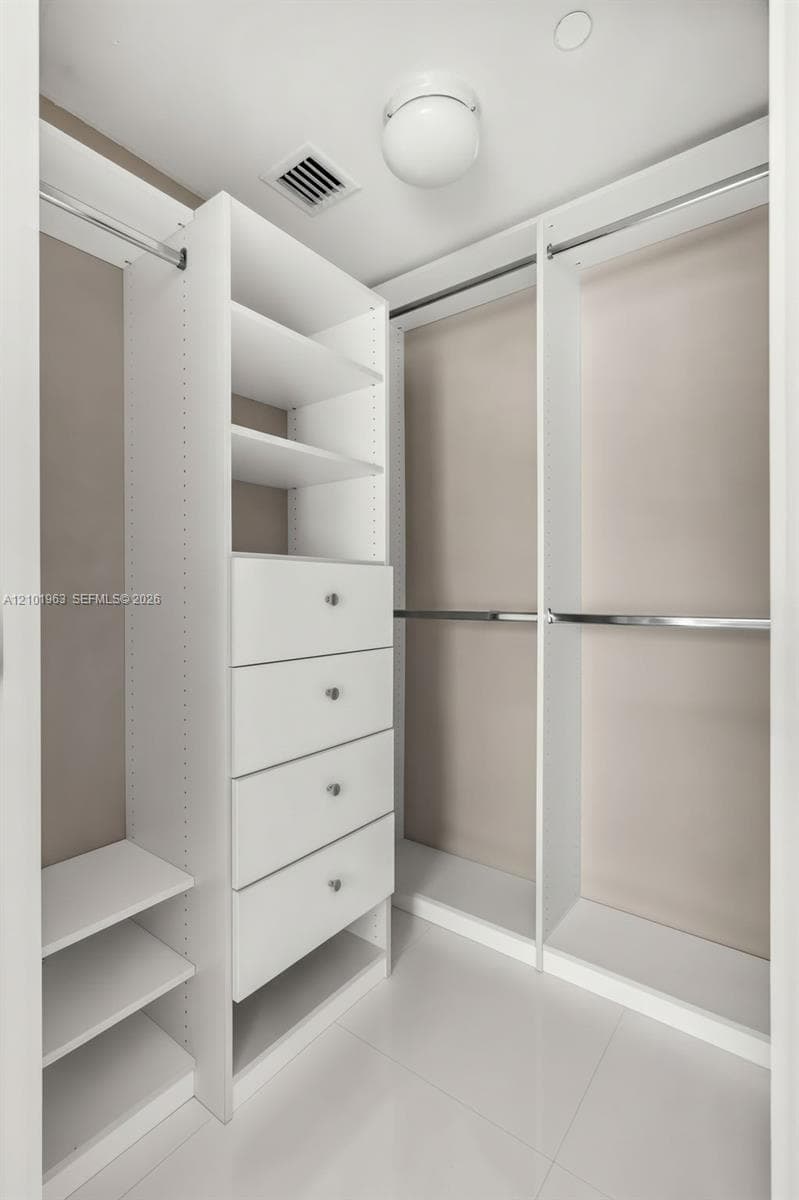 Carillon Miami Beach · #Deed No 1206) in Miami Beach - Photo 26