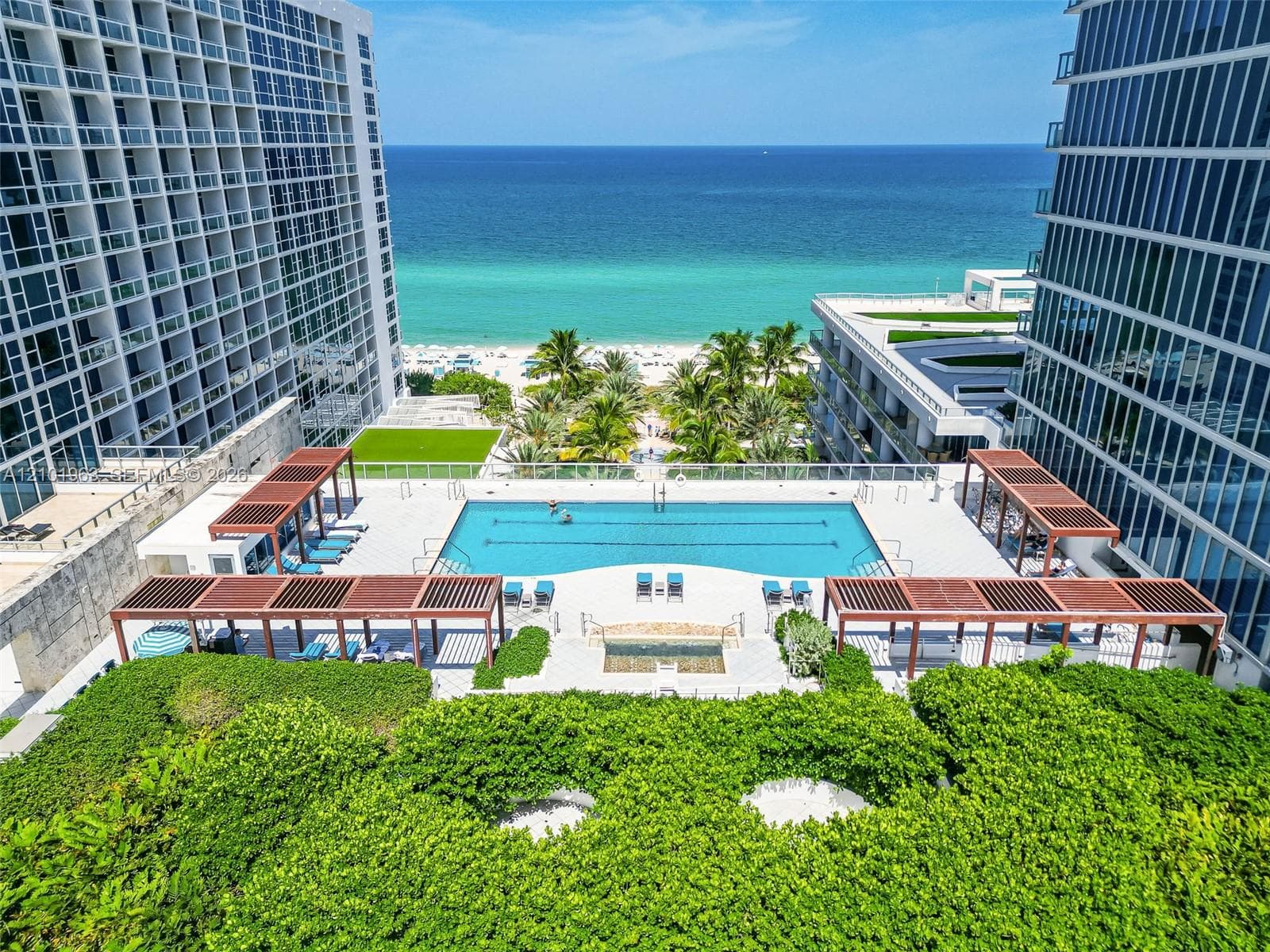 Carillon Miami Beach · #Deed No 1206) in Miami Beach - Photo 32