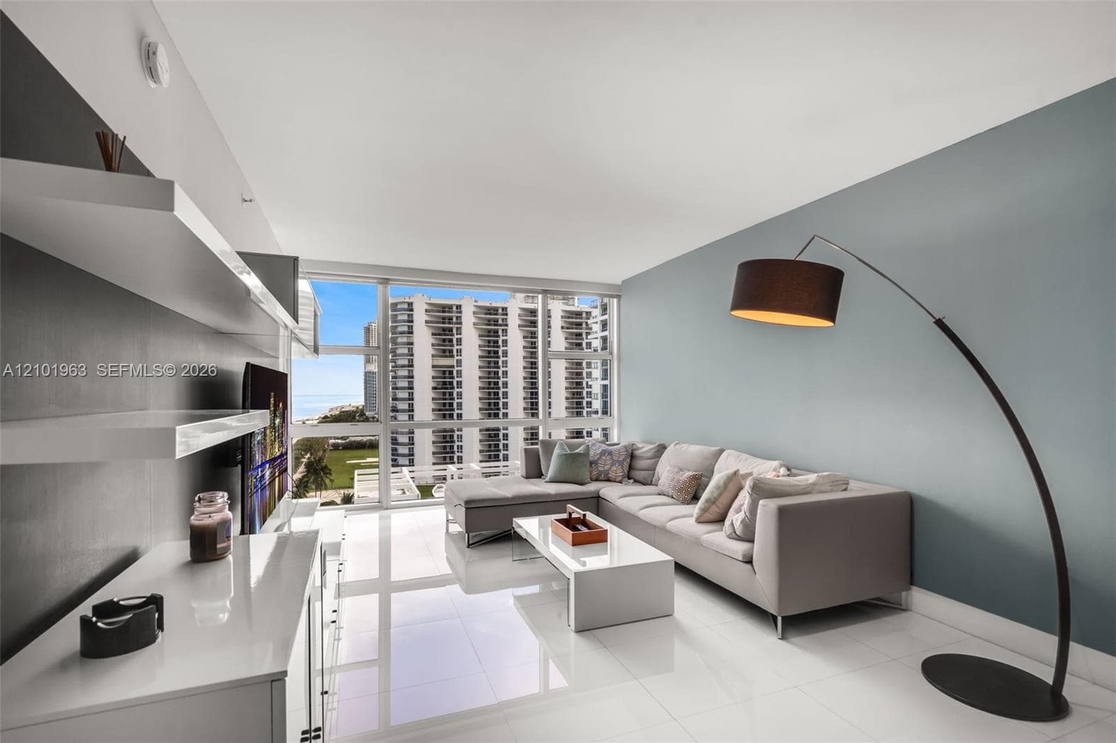 Carillon Miami Beach · #Deed No 1206) in Miami Beach - Photo 5