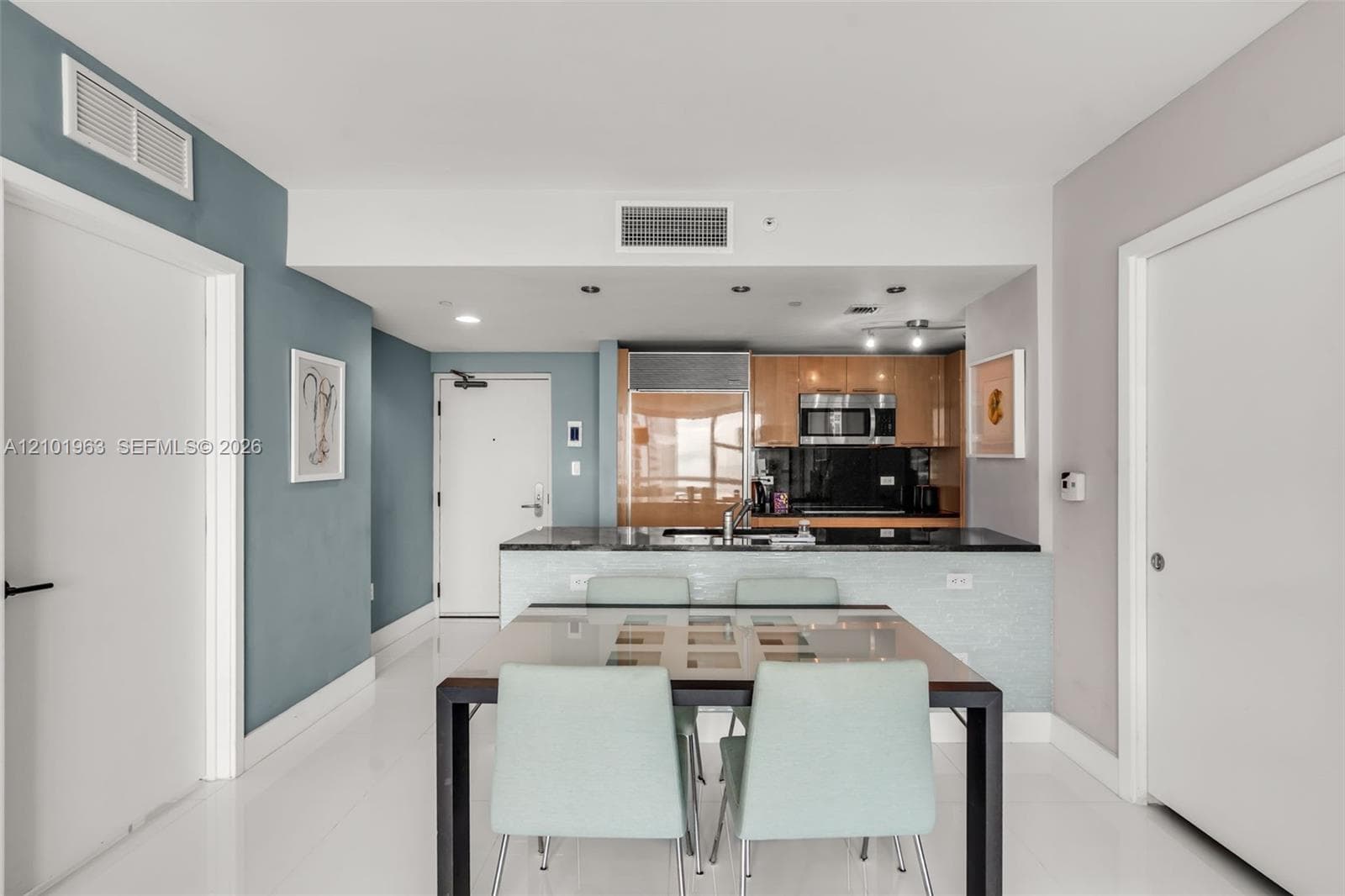 Carillon Miami Beach · #Deed No 1206) in Miami Beach - Photo 9