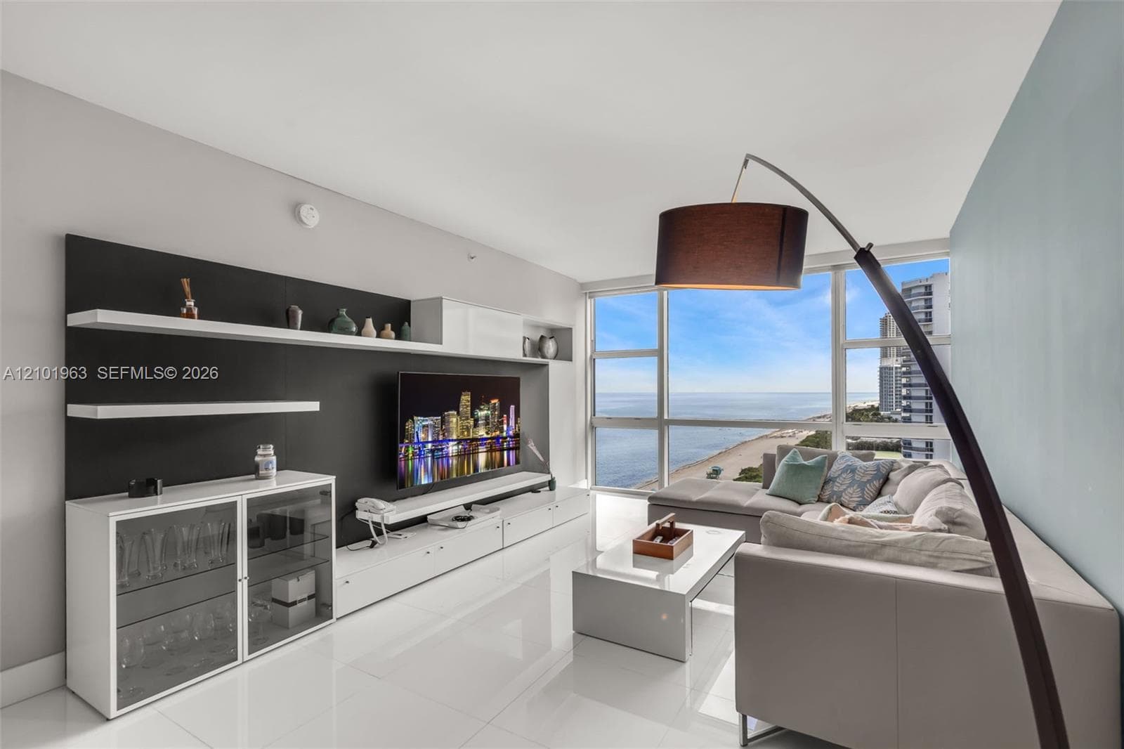 Carillon Miami Beach · #Deed No 1206) in Miami Beach - Photo 4