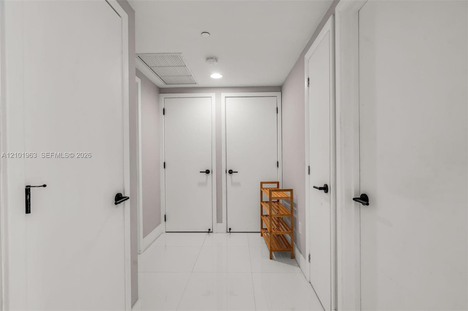 Carillon Miami Beach · #Deed No 1206) in Miami Beach - Photo 25