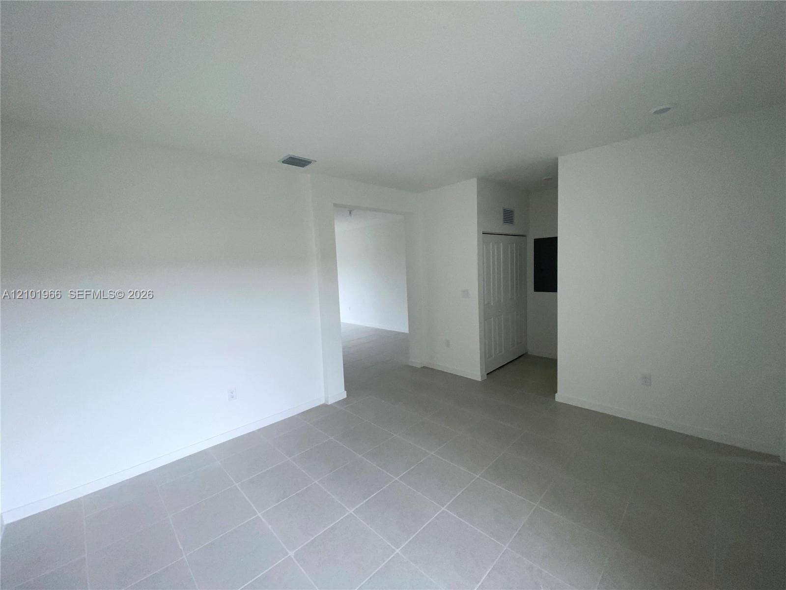 2589 SE 25th Dr #. photo 2