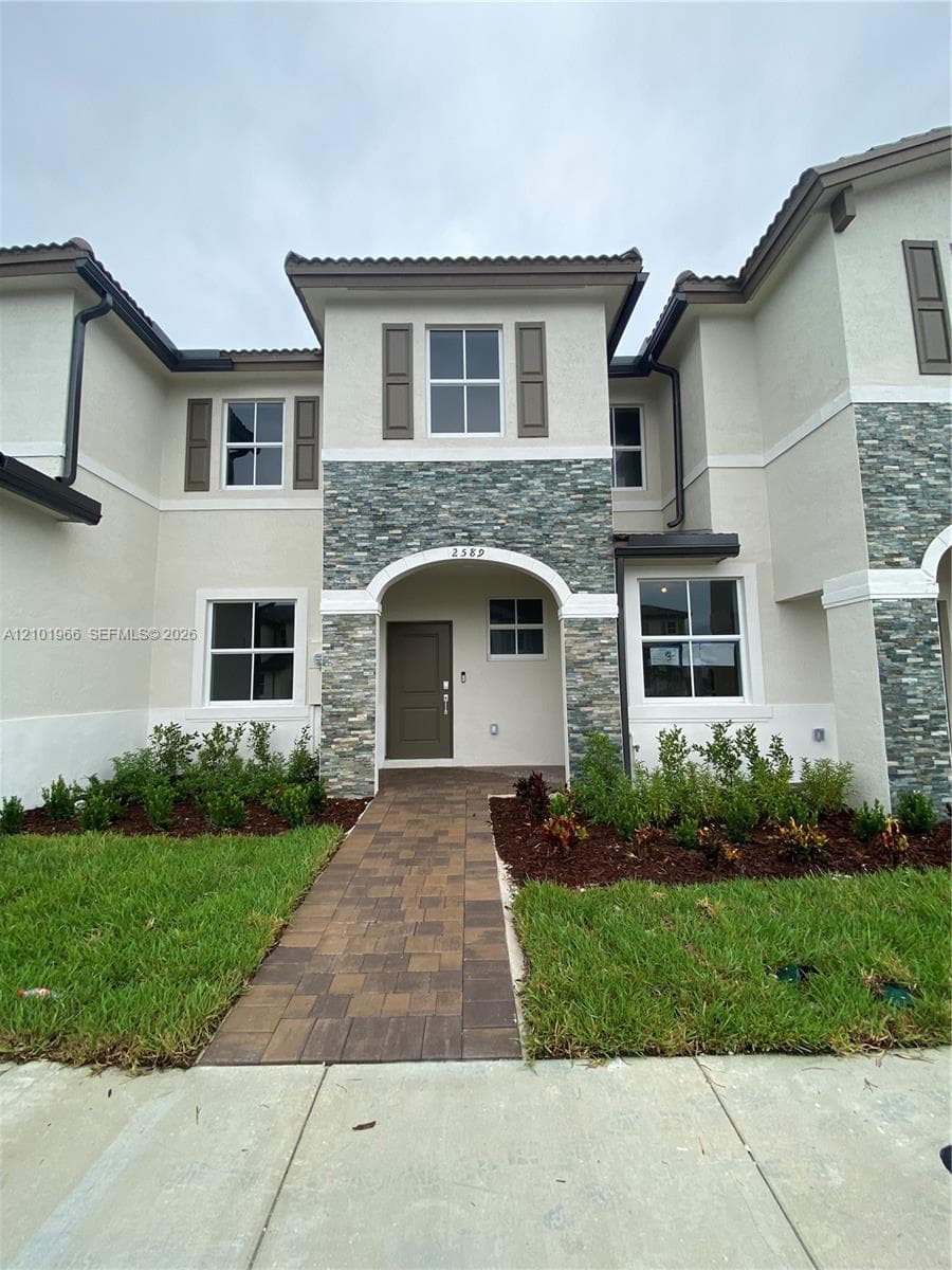 2589 SE 25th Dr #. photo 1