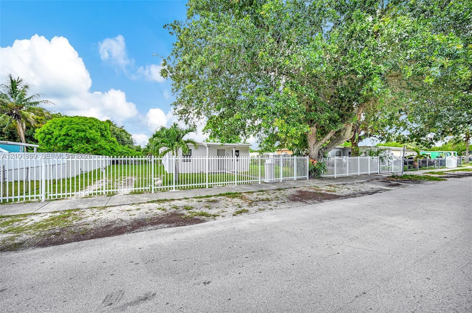 16410 NW 22nd Ct photo 35