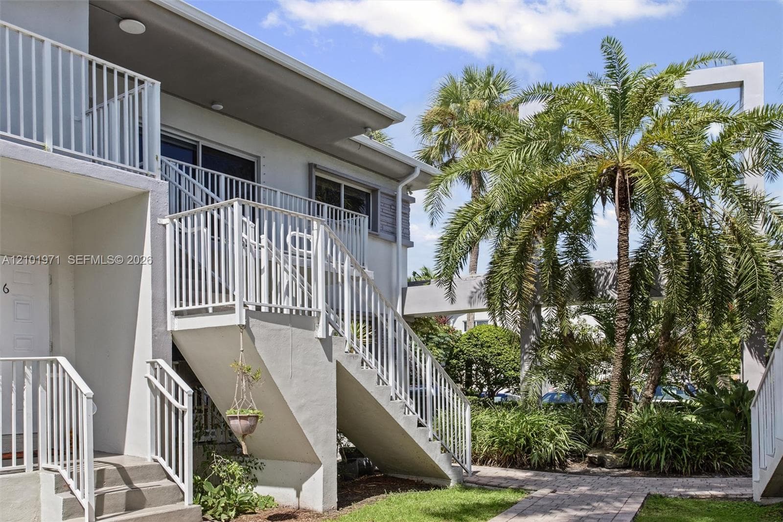 GOLDEN KEY · #25 in Bay Harbor Islands - Photo 30