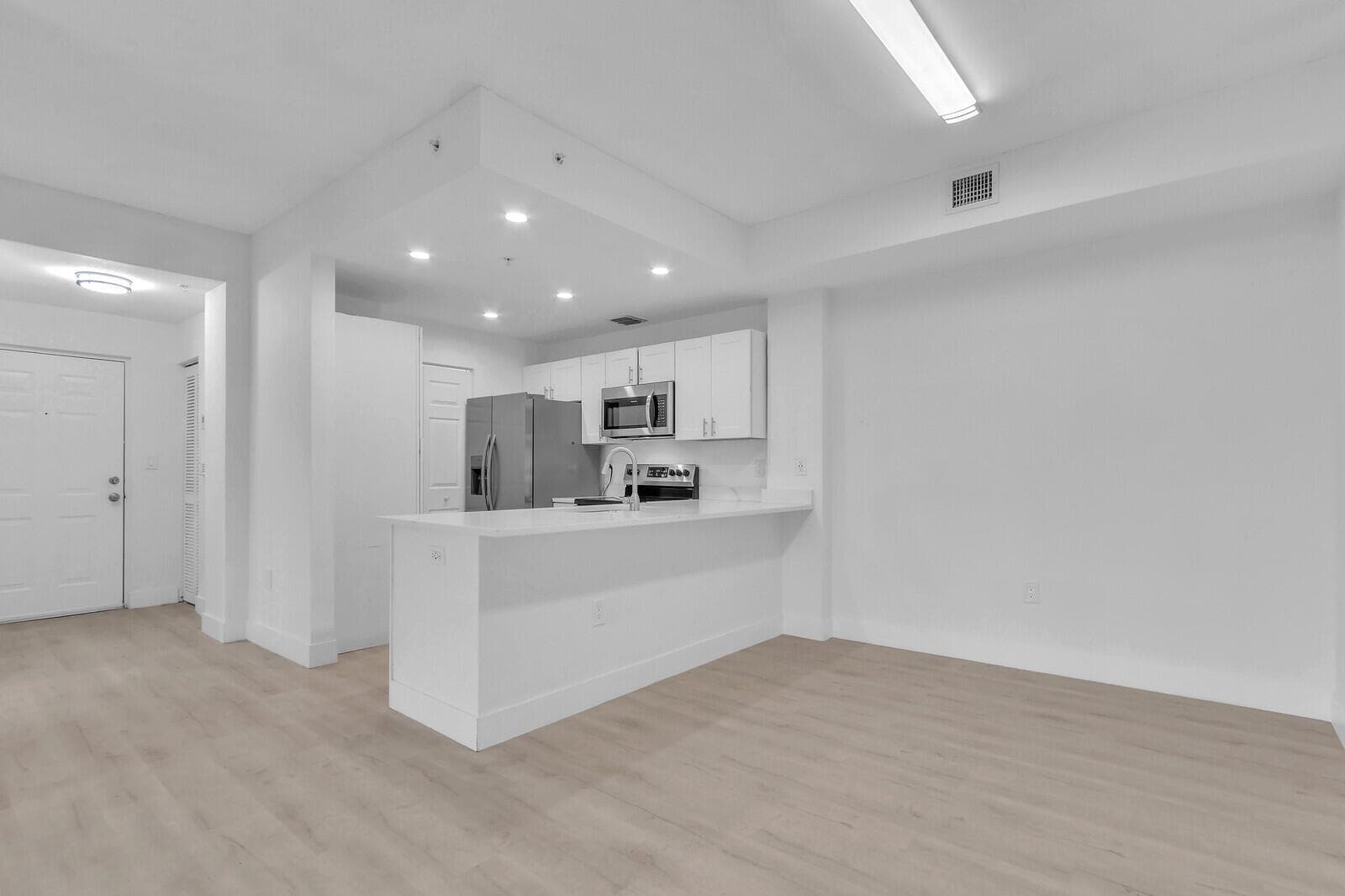 2916-302 KITCHEN 1