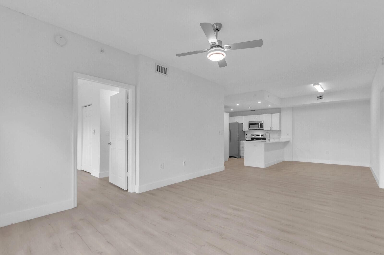 2916-302 LIVING 4