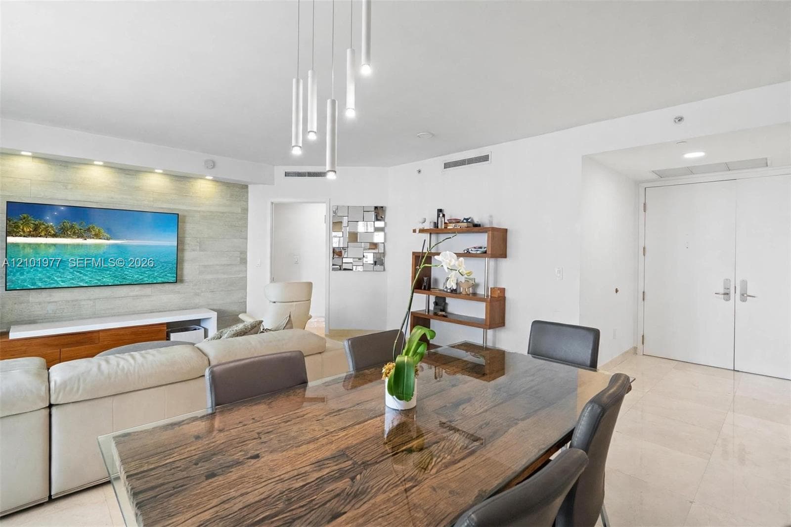 Carbonell · #1703 in Miami - Photo 8