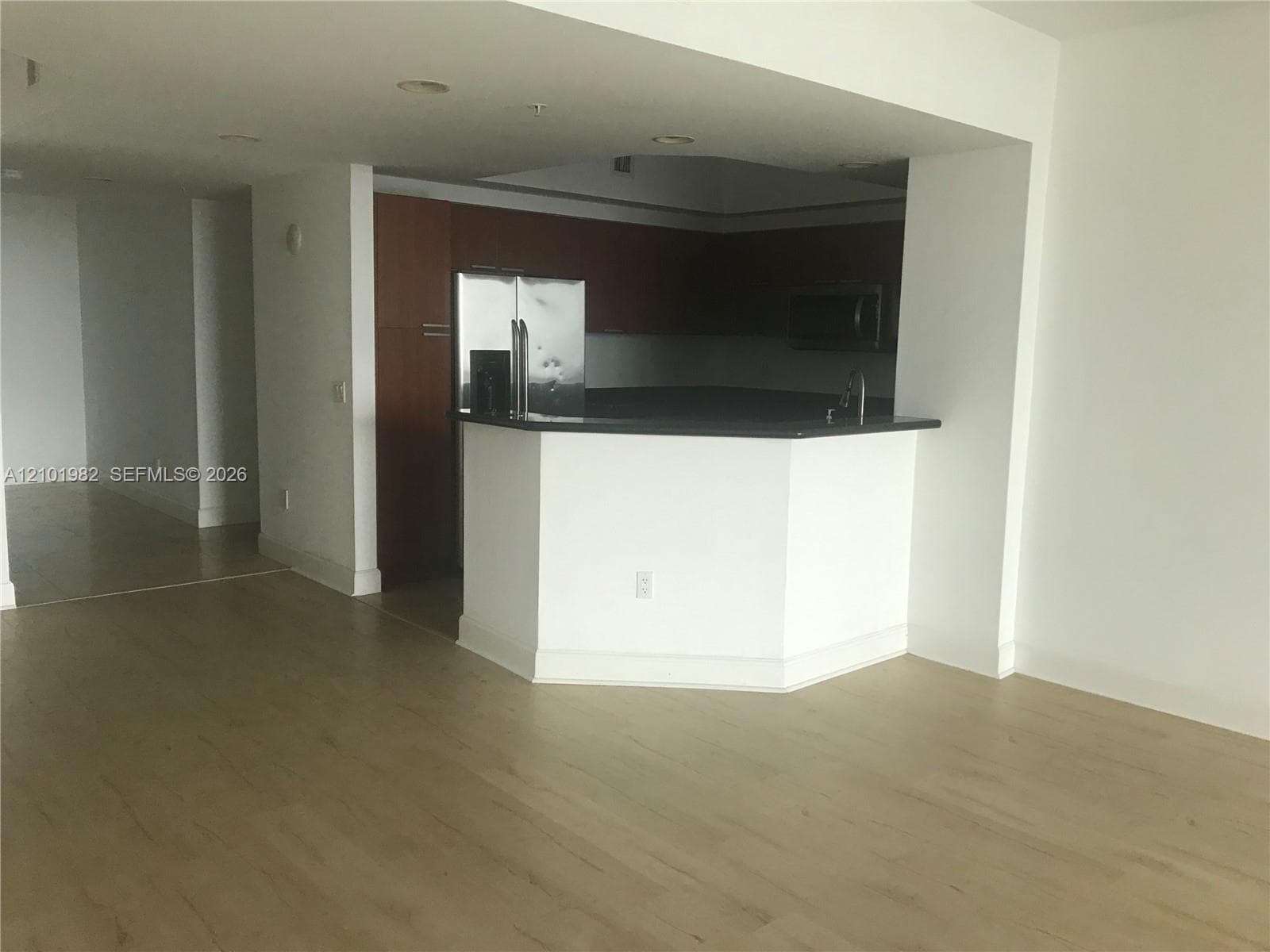 THE OAKS I CONDO · #2204 in North Miami - Photo 2
