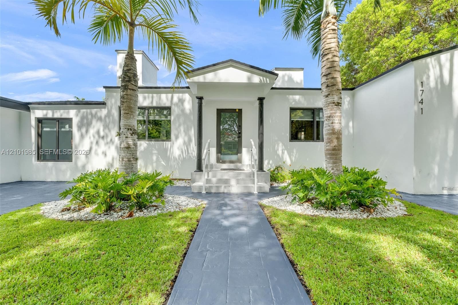 1741 SW 17th Ct photo 1
