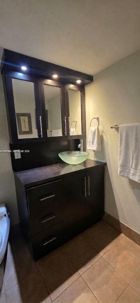 HALF MOON TOWERS CONDO · #206 in Miami - Photo 17