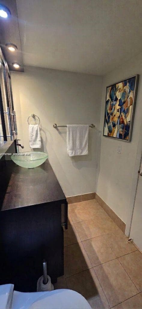 HALF MOON TOWERS CONDO · #206 in Miami - Photo 16