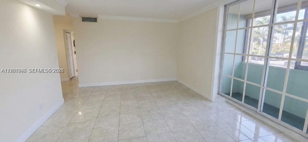HALF MOON TOWERS CONDO · #206 in Miami - Photo 12