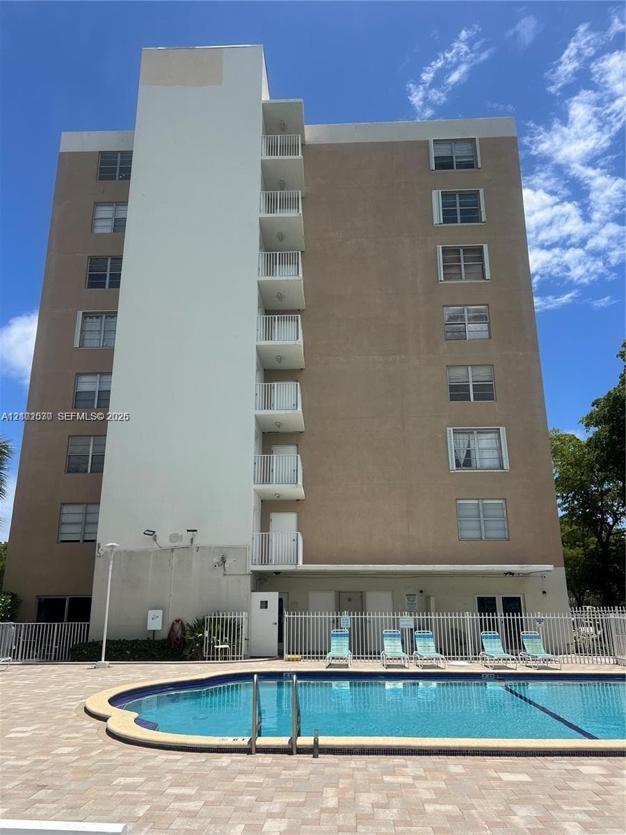 ISLAND PLACE AT NORTH BAY · #5B in North Bay Village - Photo 16