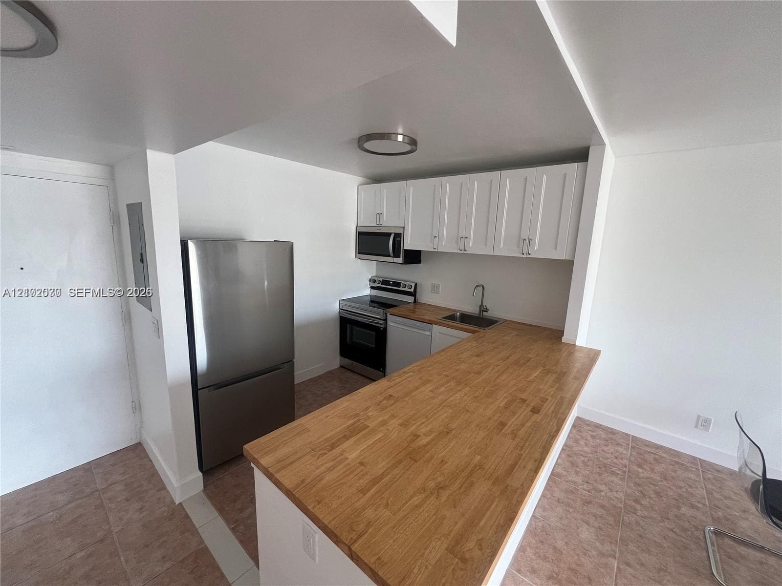 ISLAND PLACE AT NORTH BAY · #5B in North Bay Village - Photo 3
