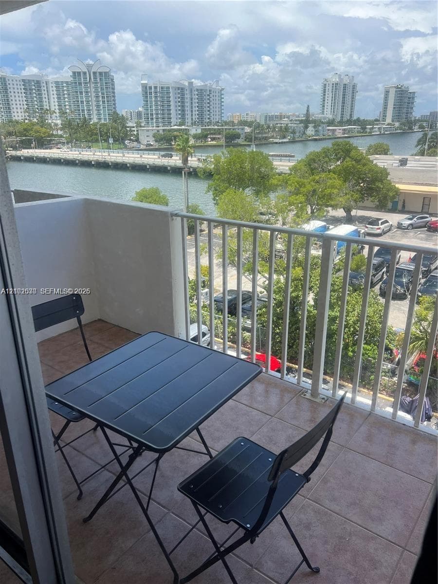ISLAND PLACE AT NORTH BAY · #5B in North Bay Village - Photo 14