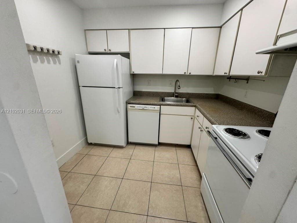 DORAL GARDENS II CONDO · #206 in Doral - Photo 2
