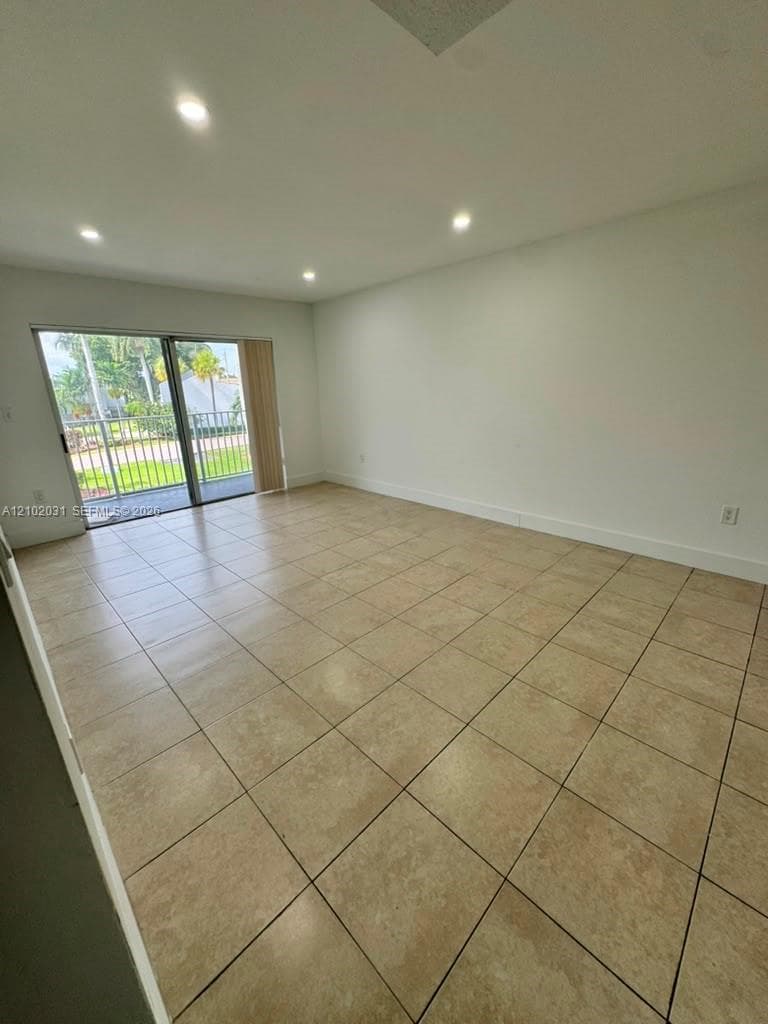 DORAL GARDENS II CONDO · #206 in Doral - Photo 8