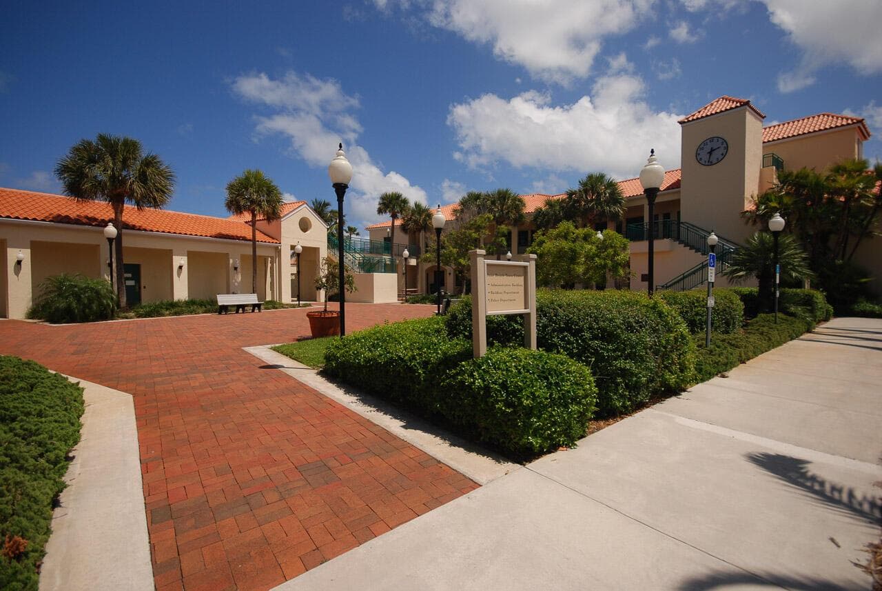 Juno Beach - Town Hall