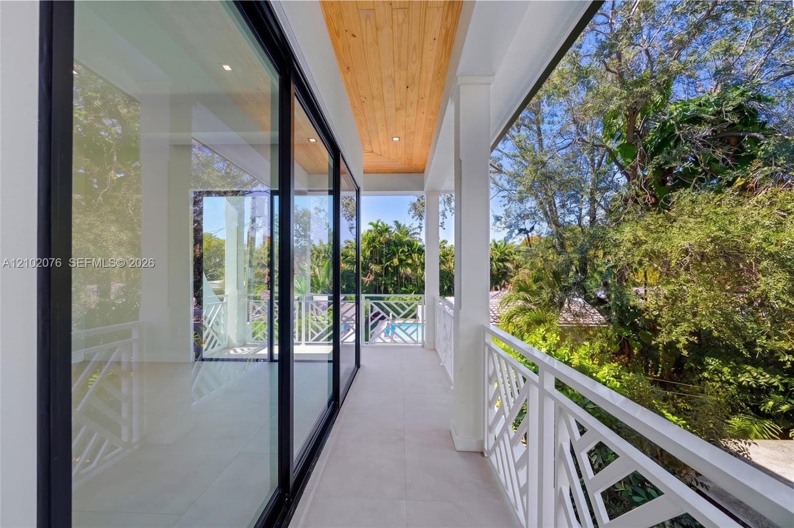 2710 Le Jeune Rd photo 10