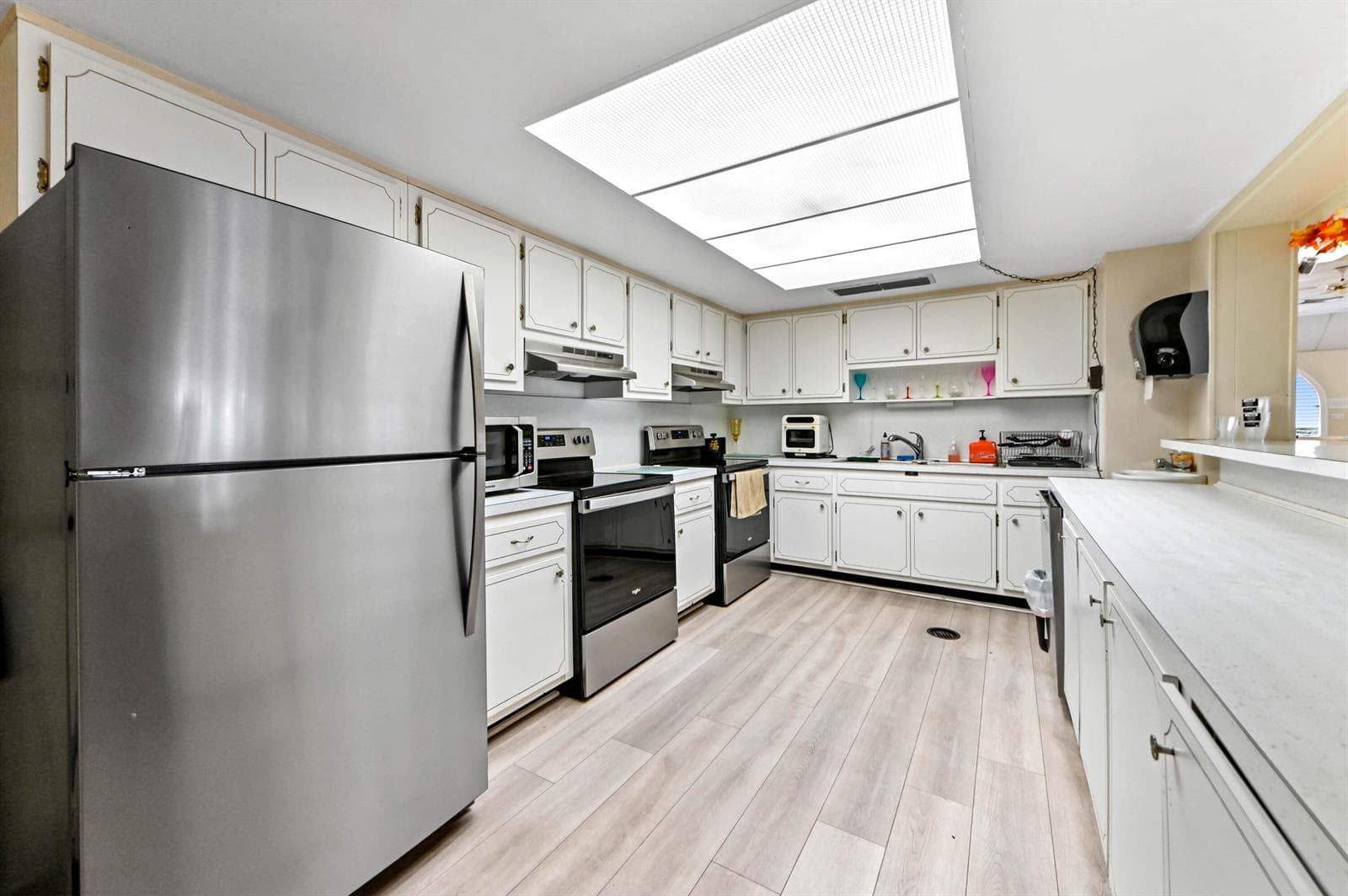 42 Kitchen 01