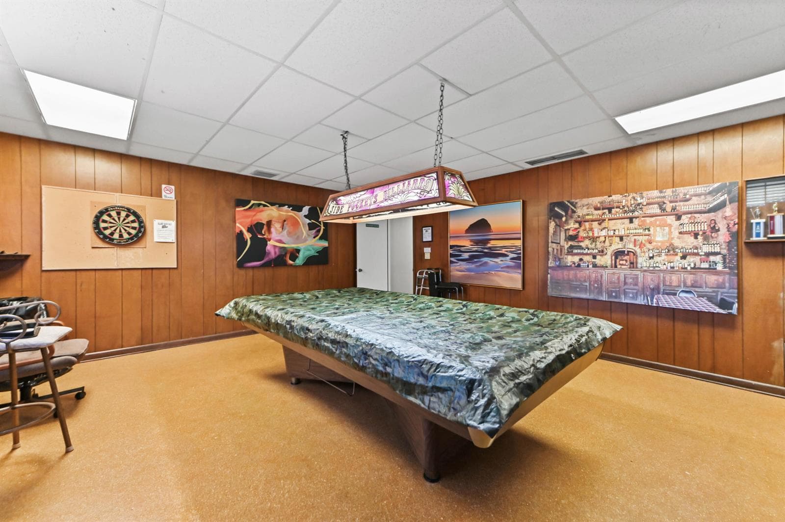 41 billiards room 02