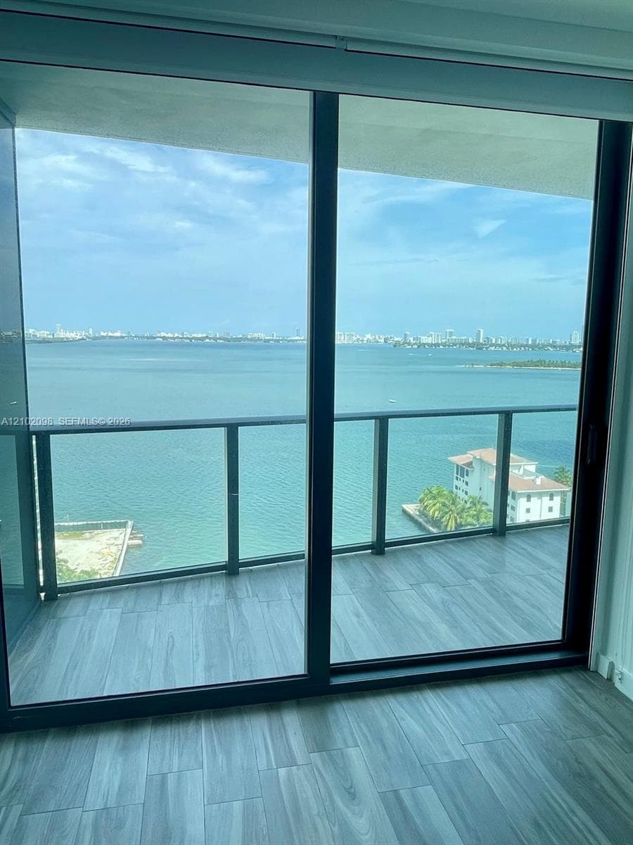 Icon Bay · #1802 in Miami - Photo 8