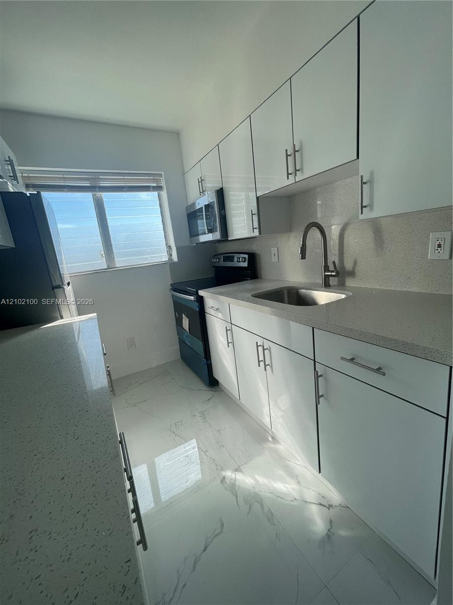 BISCAYNE BCH SUB · #3 in Miami Beach - Photo 3