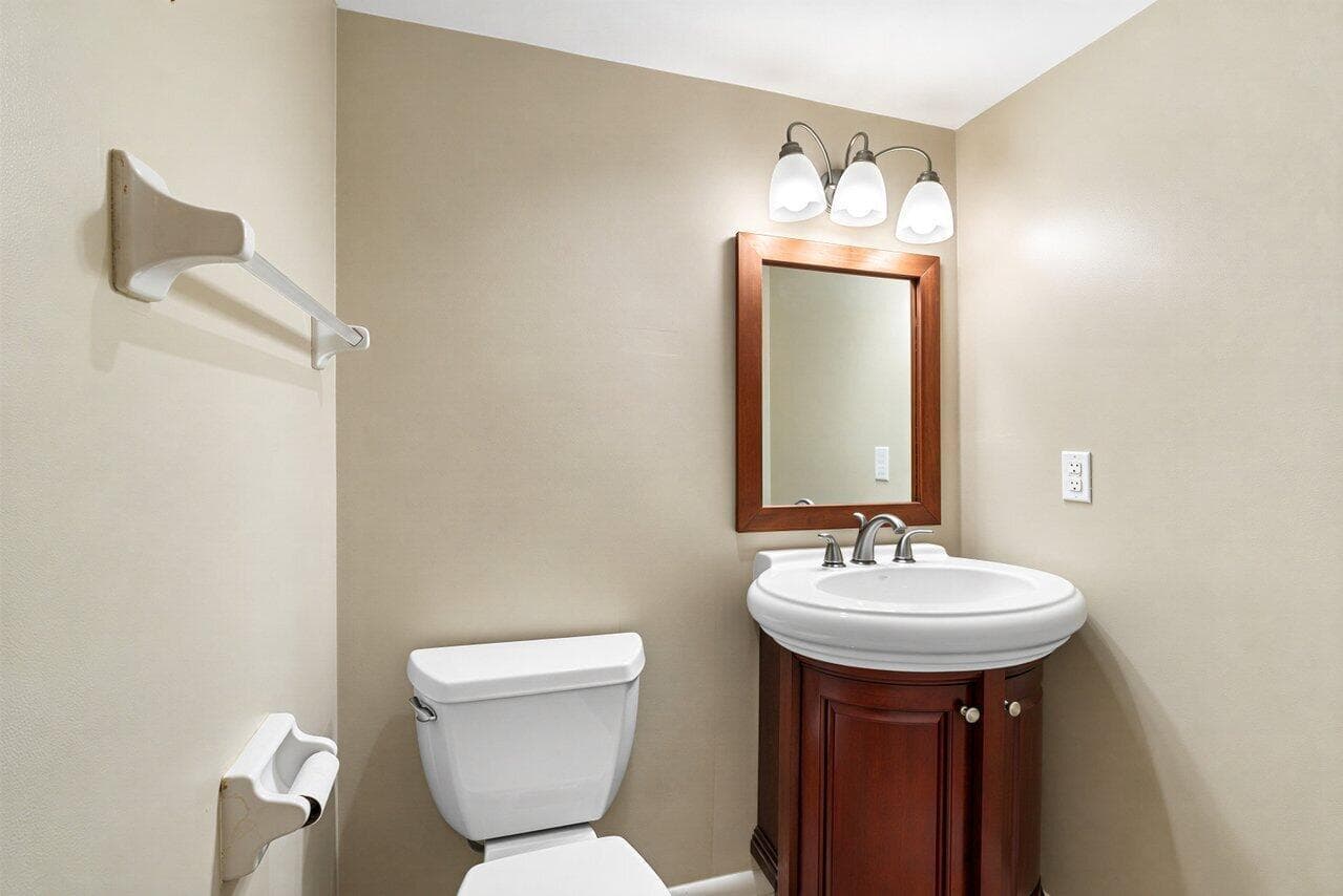 013-22068LasBrisasCircle-BocaRaton-FL-33