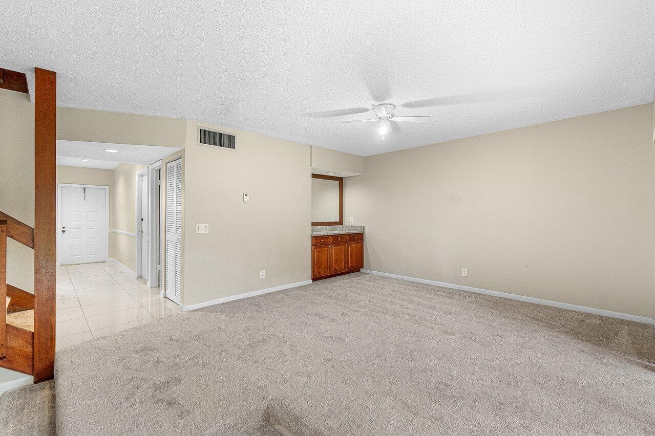 021-22068LasBrisasCircle-BocaRaton-FL-33