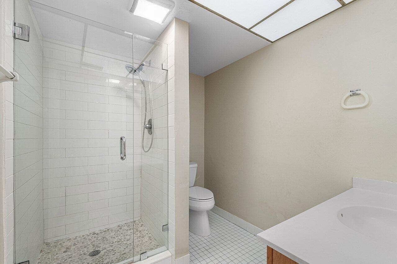 032-22068LasBrisasCircle-BocaRaton-FL-33