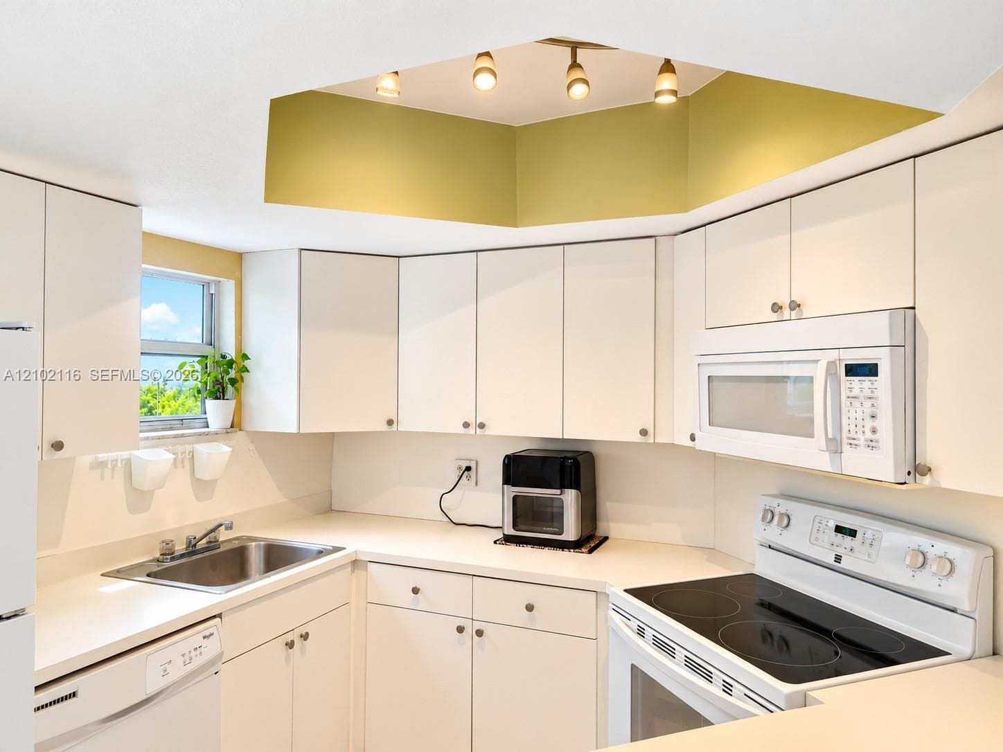 LAS VISTAS AT DORAL CONDO · #301 in Doral - Photo 9