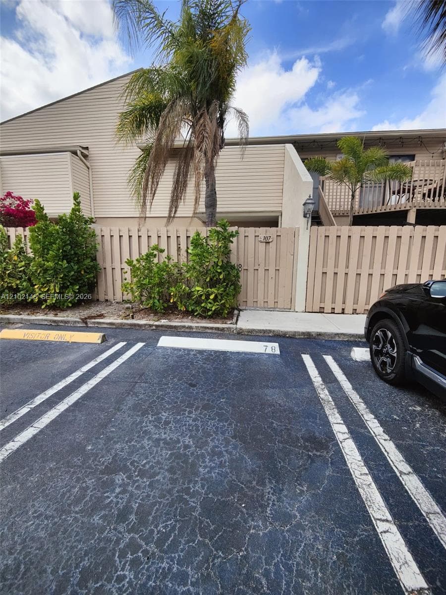 LAKE PLACE CONDOMINIUMS · #107 in West Palm Beach - Photo 2