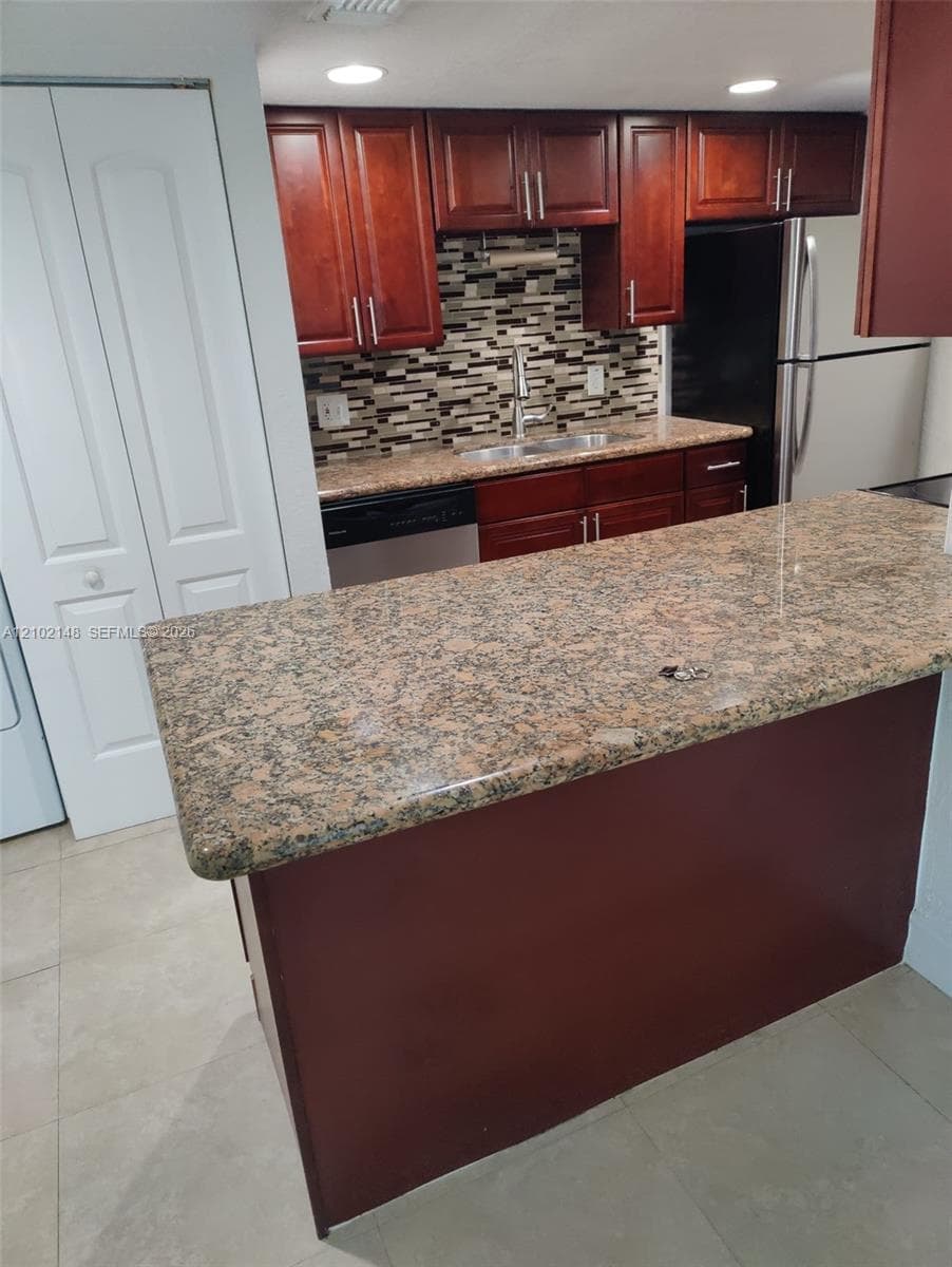LAKE PLACE CONDOMINIUMS · #107 in West Palm Beach - Photo 16