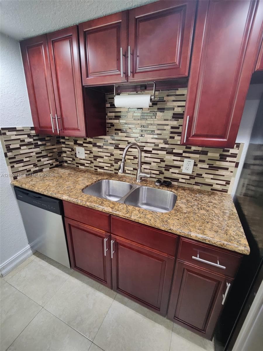 LAKE PLACE CONDOMINIUMS · #107 in West Palm Beach - Photo 12